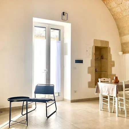 Small House Roma Street * Maglie